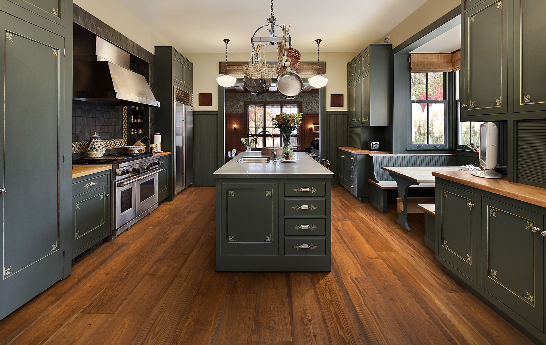Saddle Craft Floor