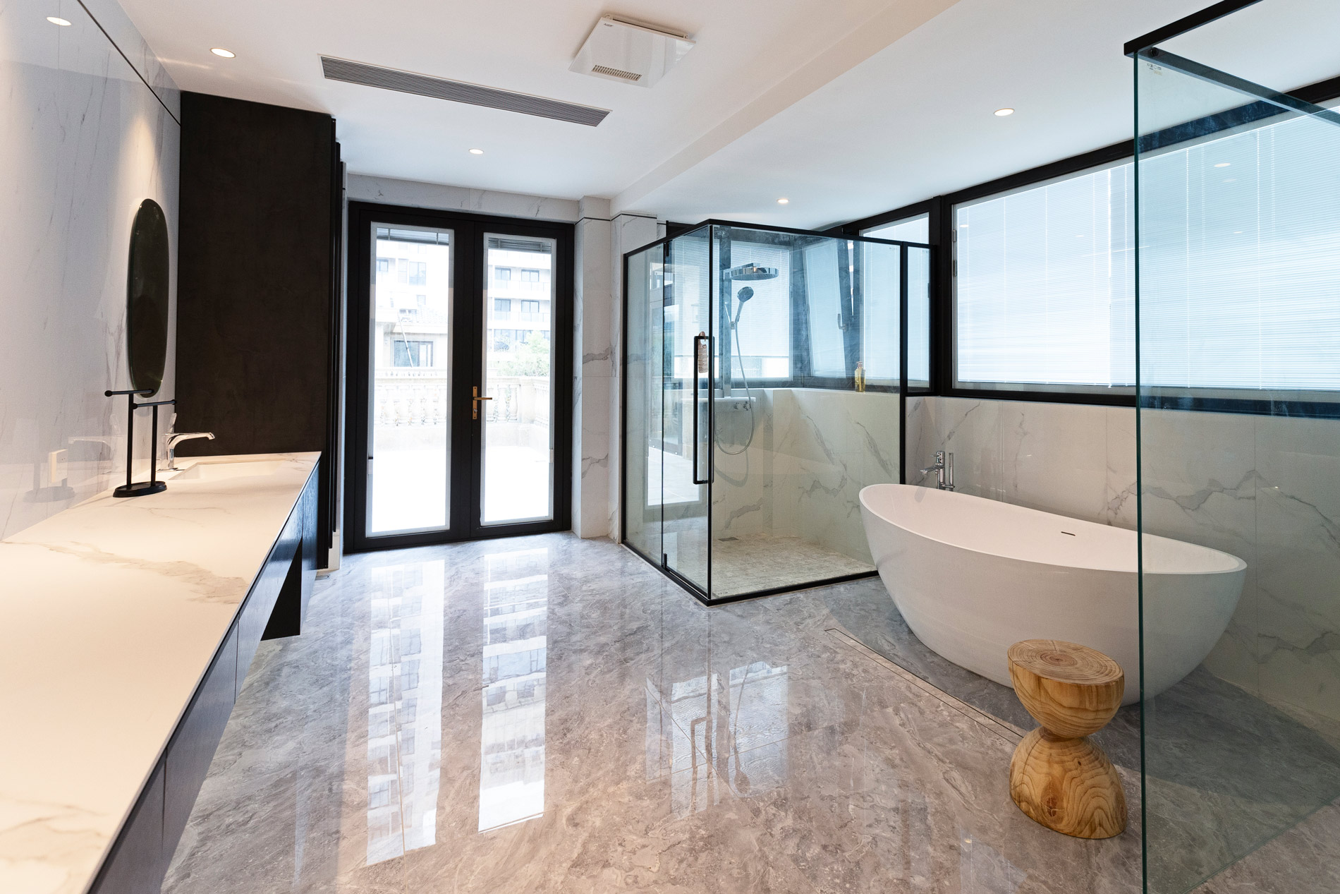 https://craftfloor.com/wp-content/uploads/2025/03/Kawartha-Nanhu-bath.jpg