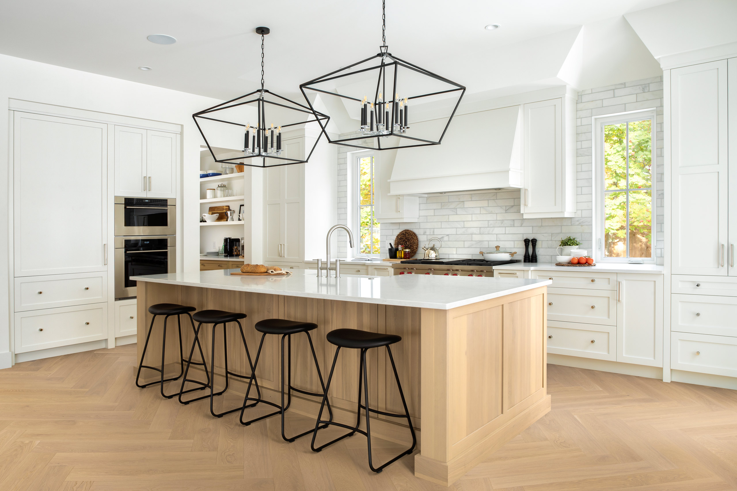 https://craftfloor.com/wp-content/uploads/2025/04/Genoa-Herringbone-Oak-kitchen-angle.jpg