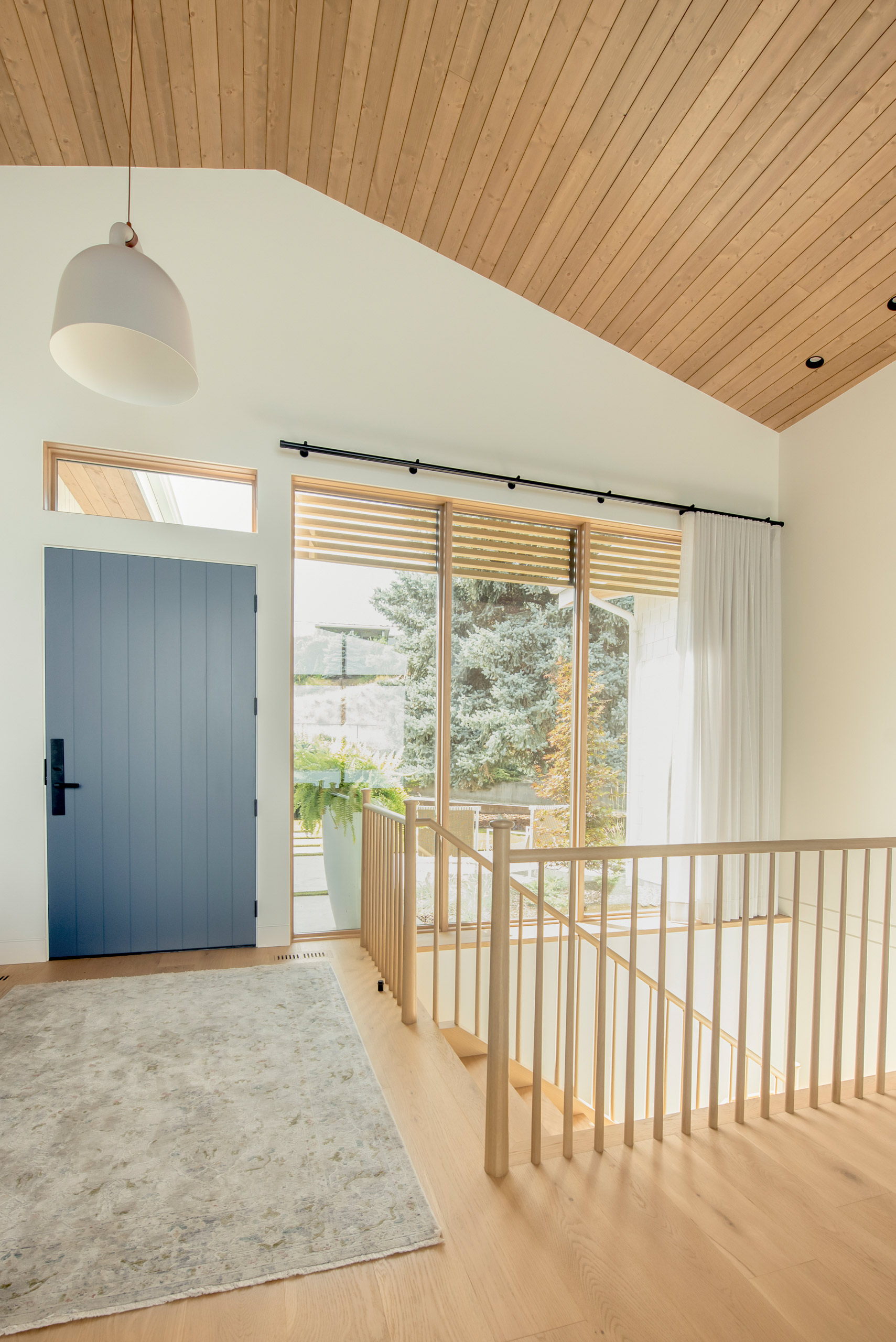 https://craftfloor.com/wp-content/uploads/2025/07/Gravina-Oak-Vernon-2025-Entry1.jpg