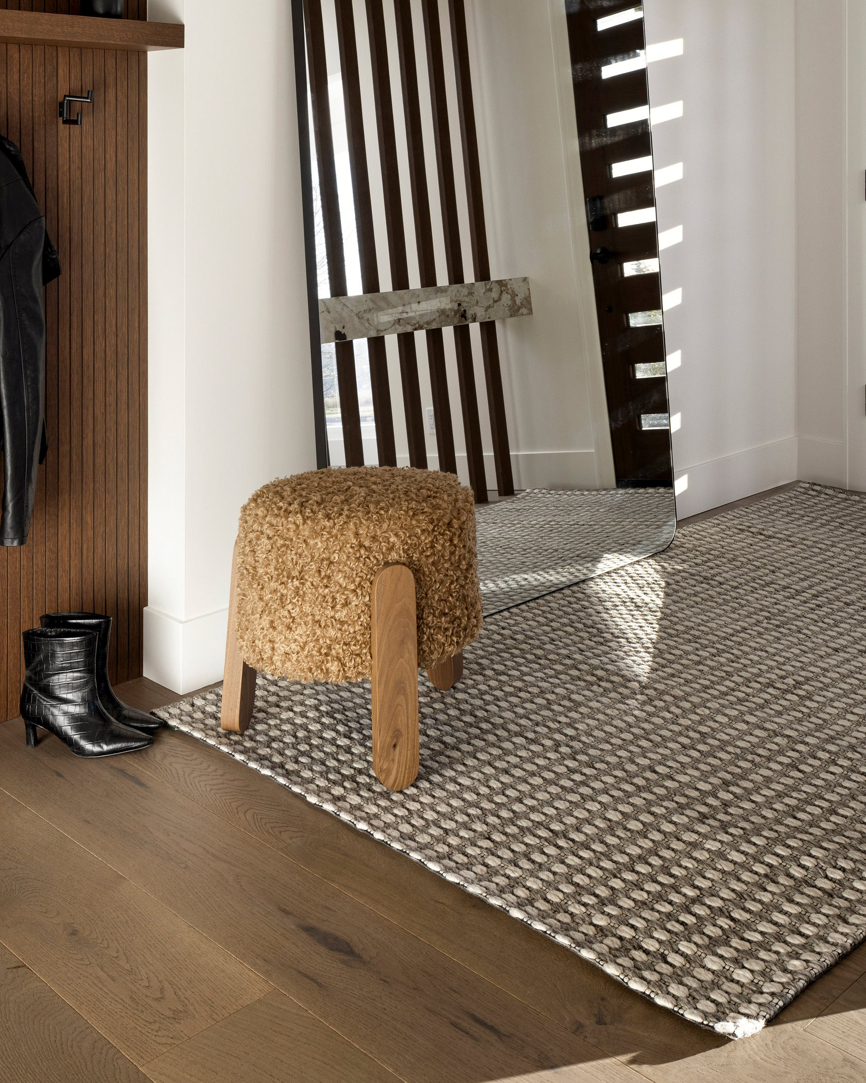 https://craftfloor.com/wp-content/uploads/2025/08/Vieste-Hickory-Hutton-Residence-2025-entry-detail-2.jpg
