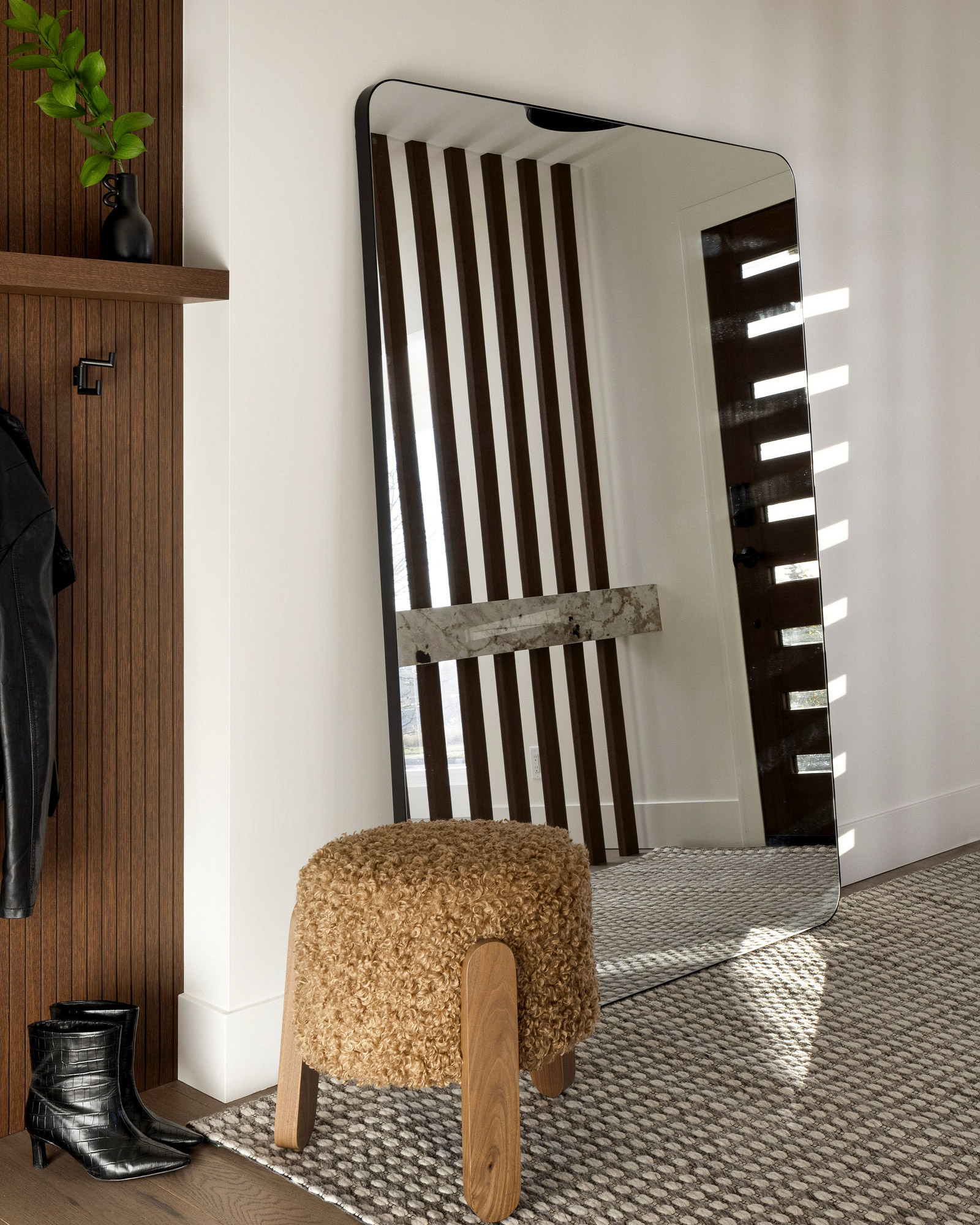 https://craftfloor.com/wp-content/uploads/2025/08/Vieste-Hickory-Hutton-Residence-2025-entry-detail-wall-moulding.jpg